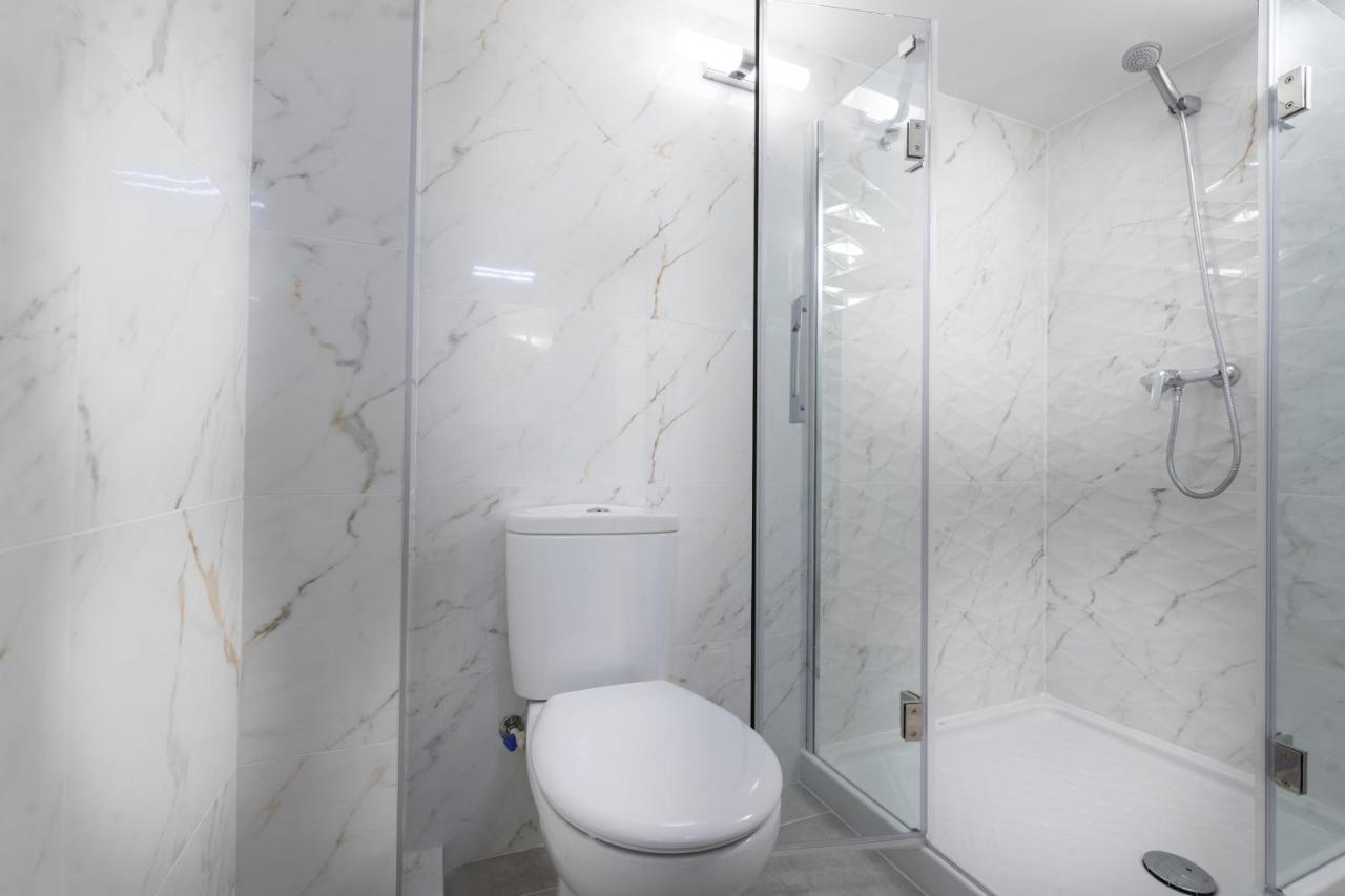 גיברלטר Beachfront Maisonette מראה חיצוני תמונה